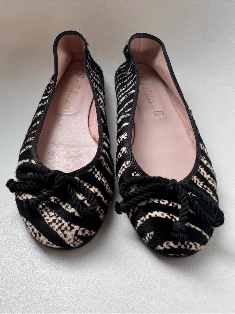 Pretty Ballerinas Black & Cream Striped Knit Ballet Flats